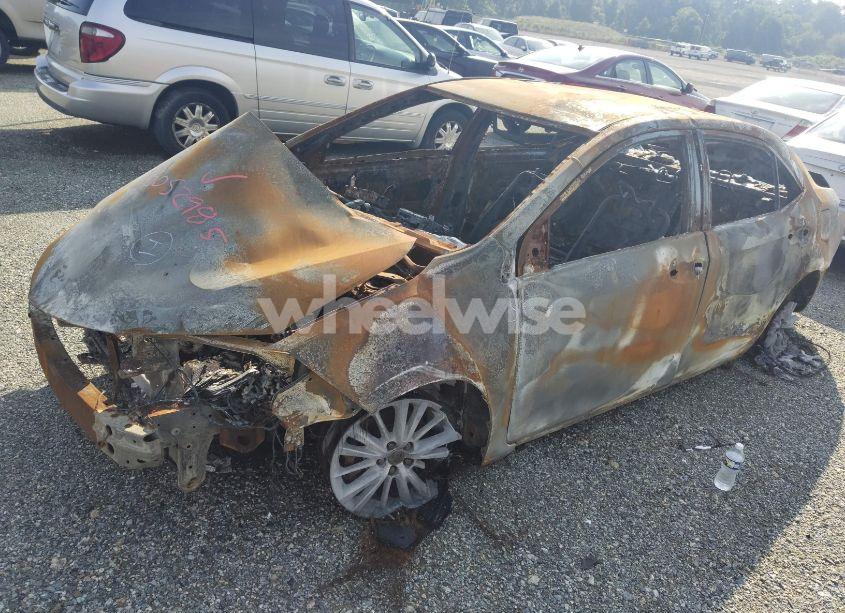 Photo 2 of 2014 Toyota Corolla LE PLUS (VIN 5YFBURHE6EP016900)