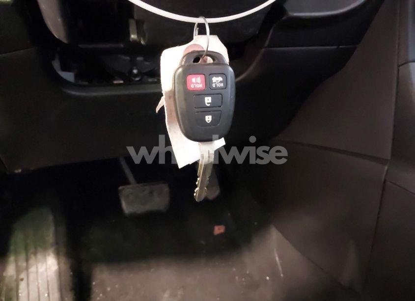 Photo 11 of 2014 Toyota Corolla LE (VIN 5YFBURHE6EP091791)