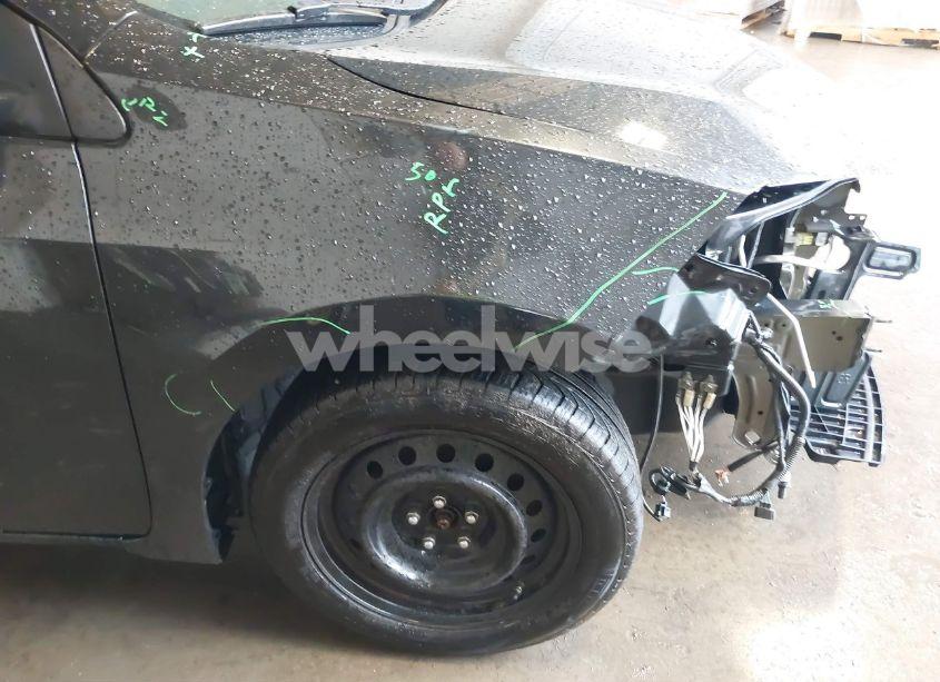 Photo 17 of 2014 Toyota Corolla LE (VIN 5YFBURHE6EP091791)