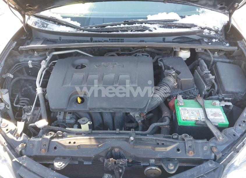 Photo 10 of 2014 Toyota Corolla LE (VIN 5YFBURHE6EP132727)