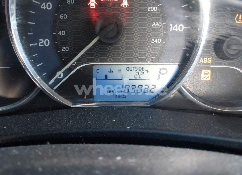 Photo 15 of 2014 Toyota Corolla LE (VIN 5YFBURHE6EP132727)