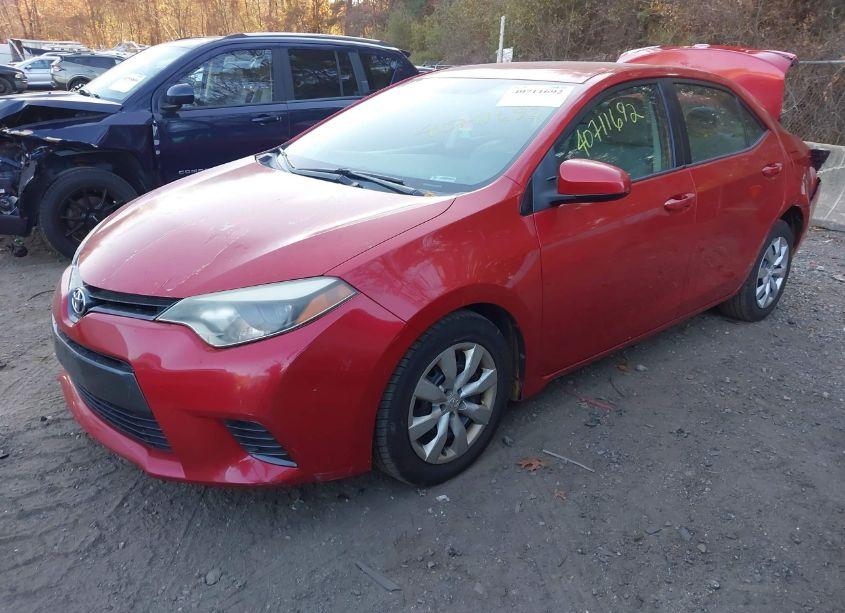 Photo 2 of 2015 Toyota Corolla LE (VIN 5YFBURHE6FP189382)