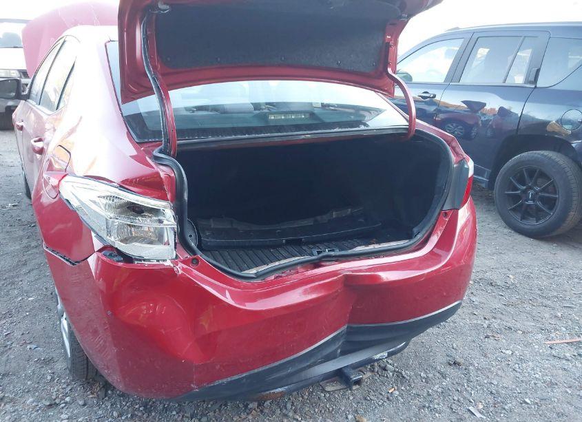 Photo 6 of 2015 Toyota Corolla LE (VIN 5YFBURHE6FP189382)