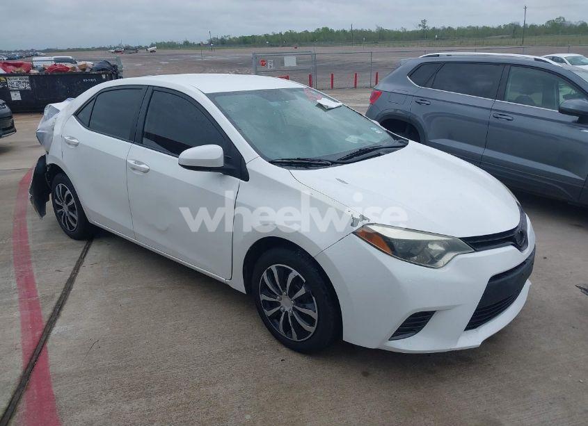 2015 Toyota Corolla LE (VIN 5YFBURHE6FP220968) main photo