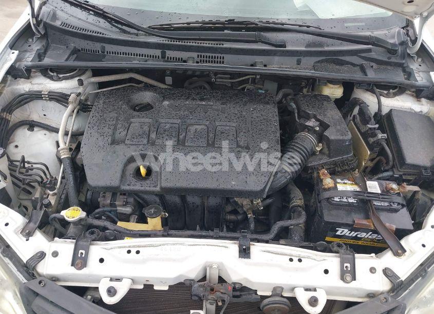 Photo 10 of 2015 Toyota Corolla LE (VIN 5YFBURHE6FP220968)