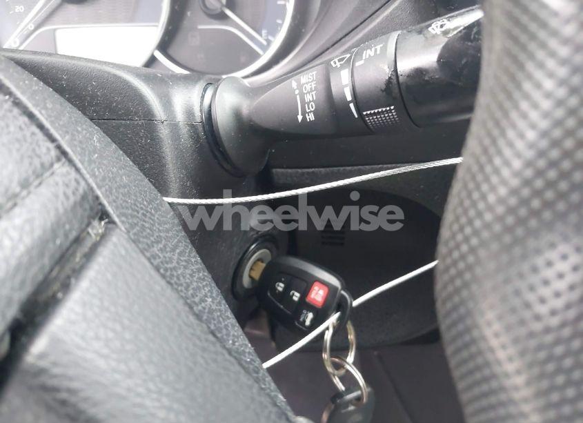 Photo 11 of 2015 Toyota Corolla LE (VIN 5YFBURHE6FP220968)