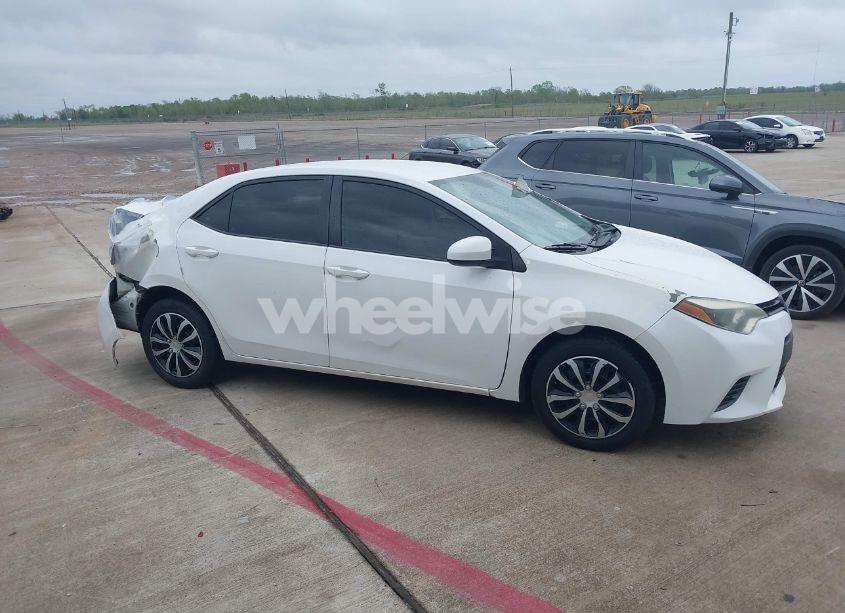 Photo 14 of 2015 Toyota Corolla LE (VIN 5YFBURHE6FP220968)