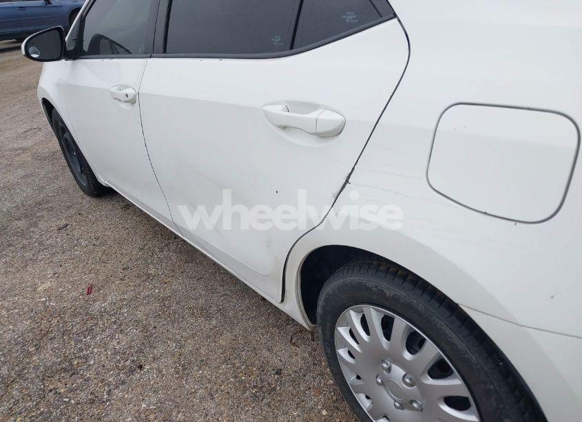 Photo 18 of 2015 Toyota Corolla LE (VIN 5YFBURHE6FP220968)