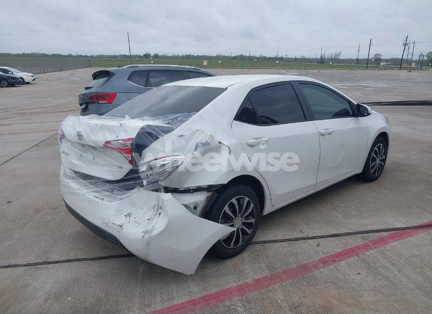 Photo 4 of 2015 Toyota Corolla LE (VIN 5YFBURHE6FP220968)