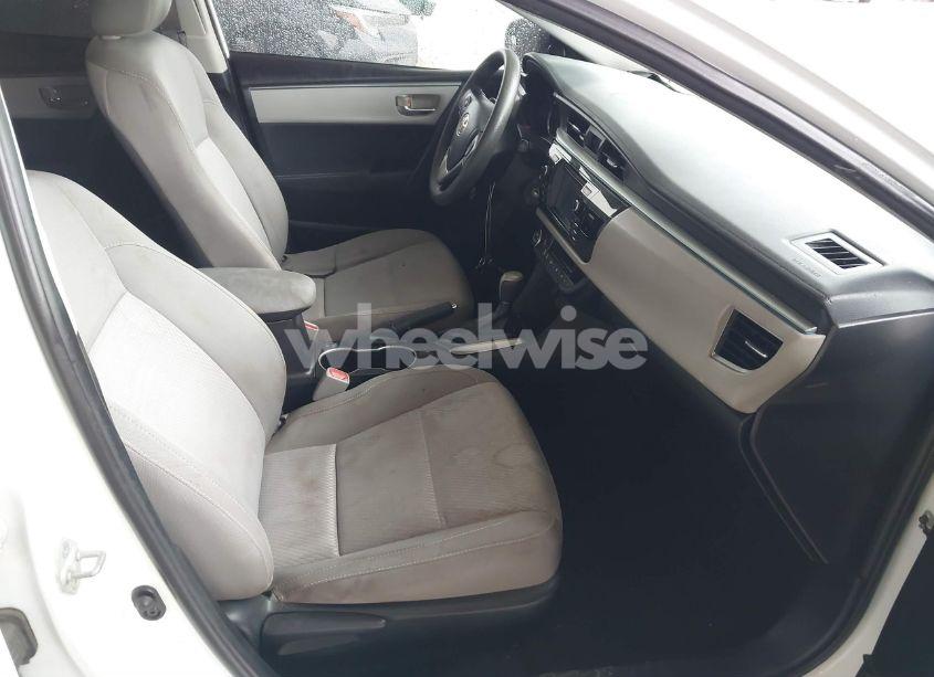 Photo 5 of 2015 Toyota Corolla LE (VIN 5YFBURHE6FP220968)