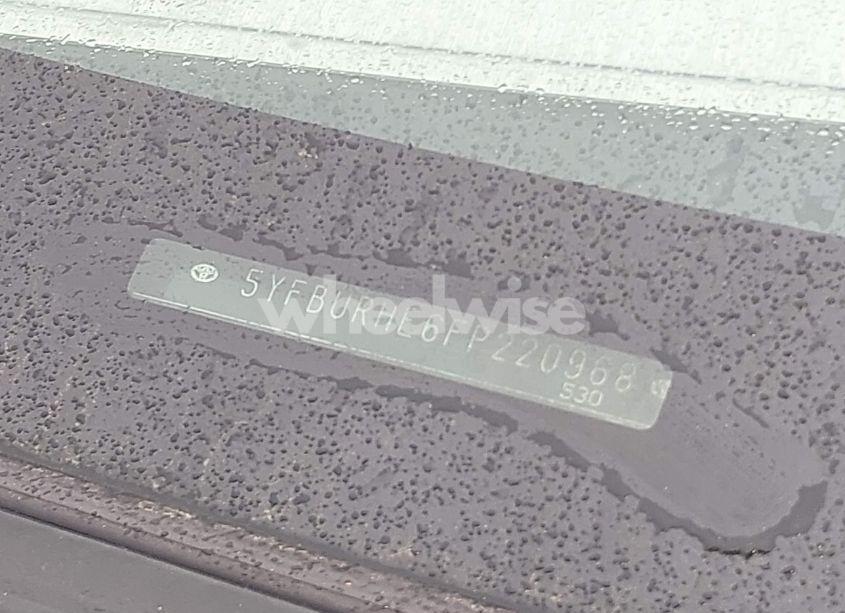 Photo 9 of 2015 Toyota Corolla LE (VIN 5YFBURHE6FP220968)