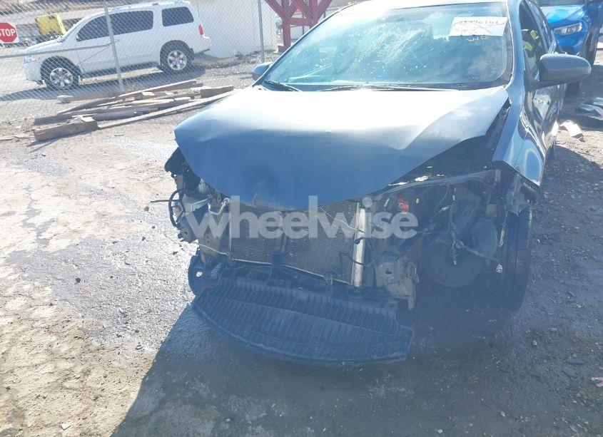 Photo 6 of 2015 Toyota Corolla LE (VIN 5YFBURHE6FP239603)