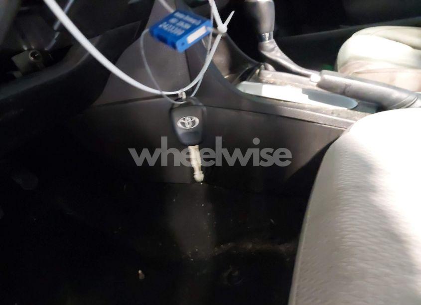 Photo 11 of 2015 Toyota Corolla LE (VIN 5YFBURHE6FP261309)