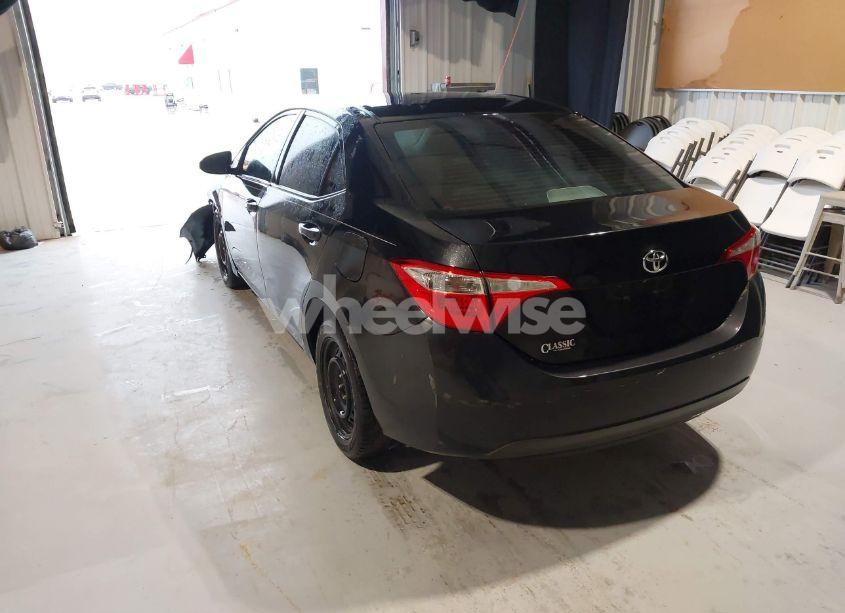 Photo 3 of 2015 Toyota Corolla LE (VIN 5YFBURHE6FP261309)