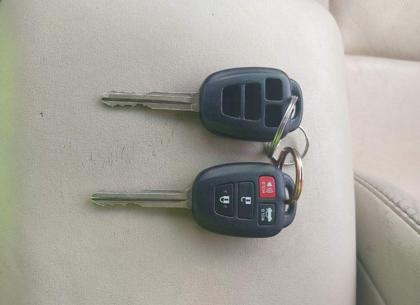 Photo 11 of 2015 Toyota Corolla S PLUS (VIN 5YFBURHE6FP283116)