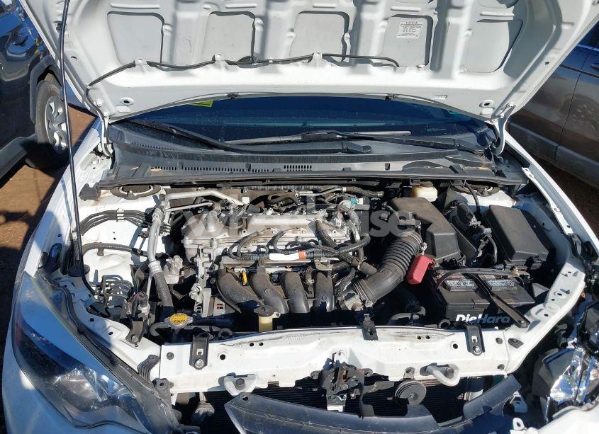 Photo 10 of 2015 Toyota Corolla LE (VIN 5YFBURHE6FP296027)