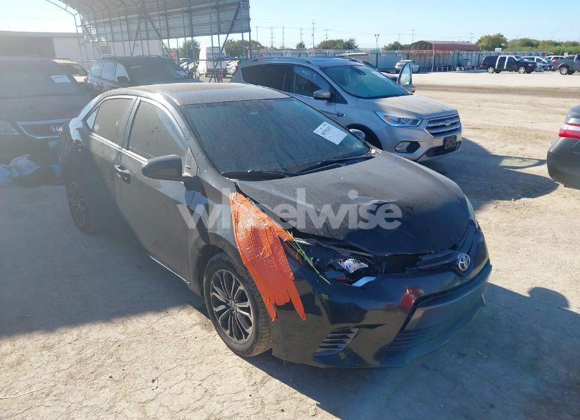 2015 Toyota Corolla LE (VIN 5YFBURHE6FP299610) main photo