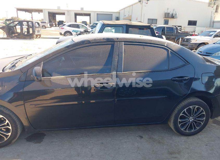 Photo 14 of 2015 Toyota Corolla LE (VIN 5YFBURHE6FP299610)