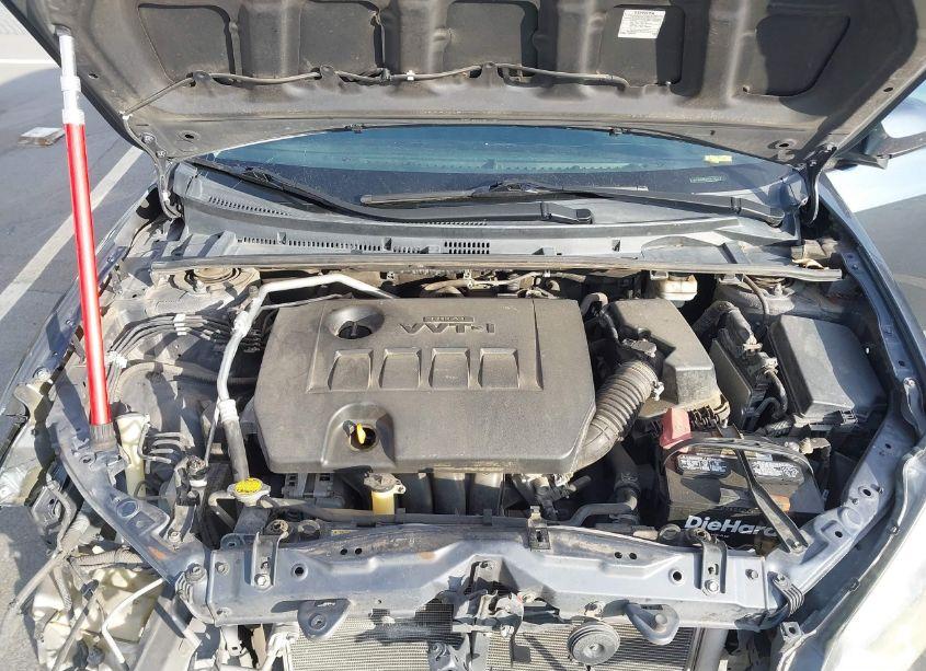 Photo 10 of 2015 Toyota Corolla LE (VIN 5YFBURHE6FP313411)