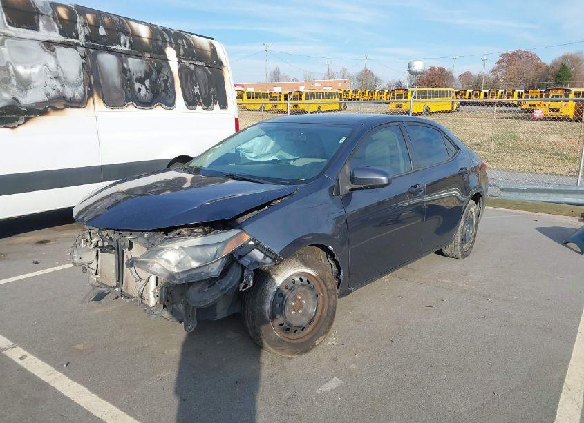 Photo 2 of 2015 Toyota Corolla LE (VIN 5YFBURHE6FP313411)