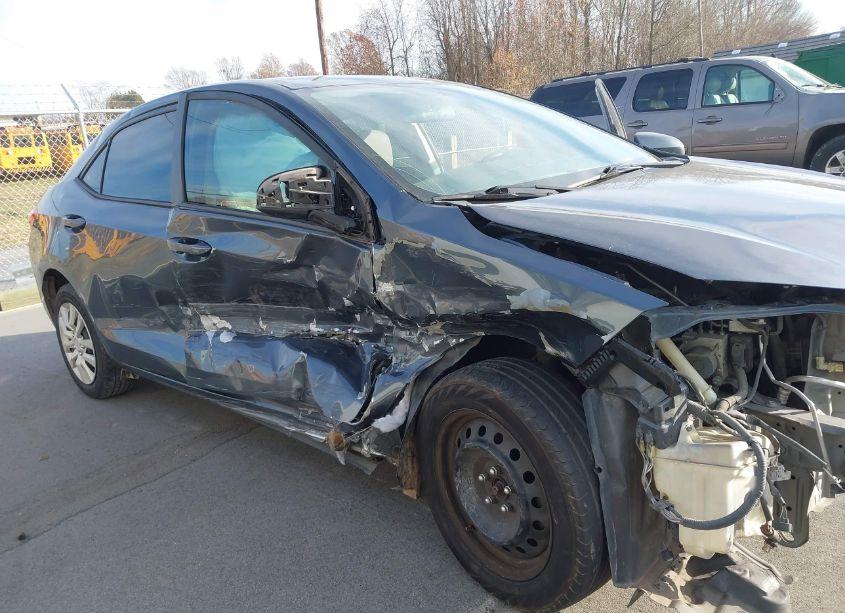 Photo 6 of 2015 Toyota Corolla LE (VIN 5YFBURHE6FP313411)