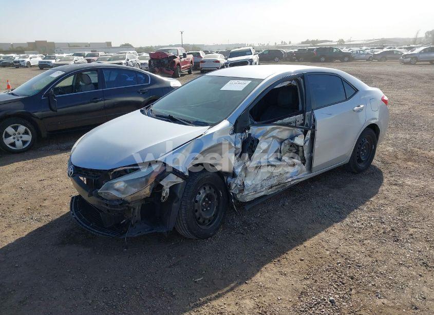 Photo 2 of 2015 Toyota Corolla L/LE/LE PLUS/LE PREMIUM/S/S PLUS/S PREMIUM (VIN 5YFBURHE6FP317846)