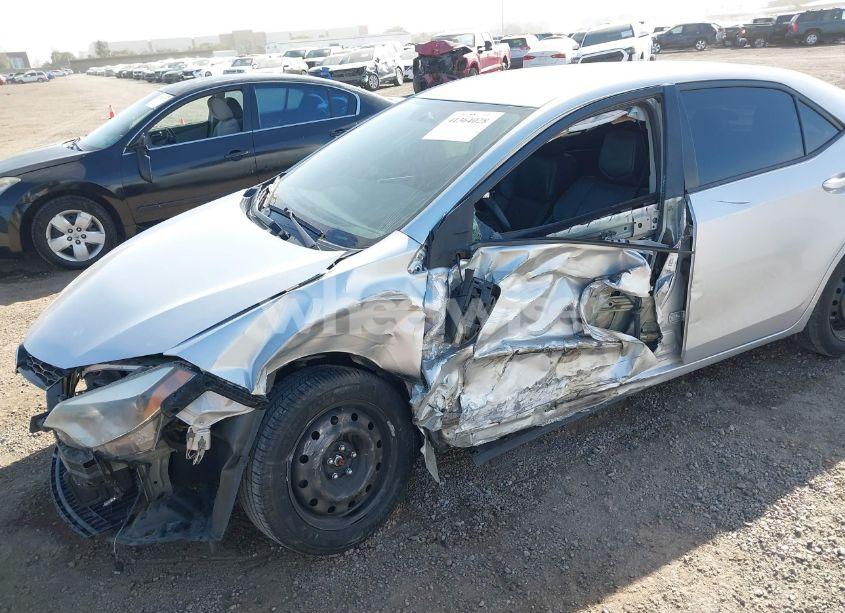 Photo 6 of 2015 Toyota Corolla L/LE/LE PLUS/LE PREMIUM/S/S PLUS/S PREMIUM (VIN 5YFBURHE6FP317846)