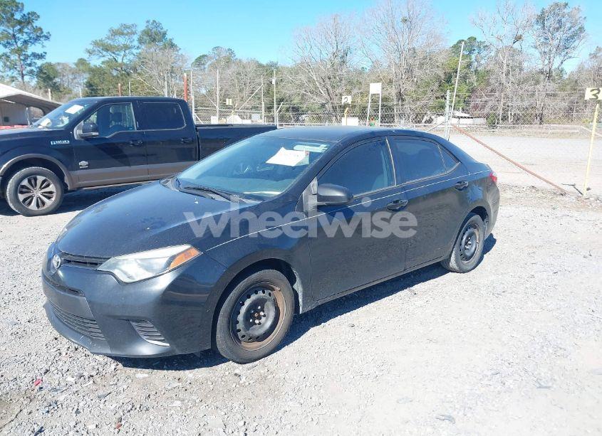 Photo 2 of 2016 Toyota Corolla LE (VIN 5YFBURHE6GP378289)