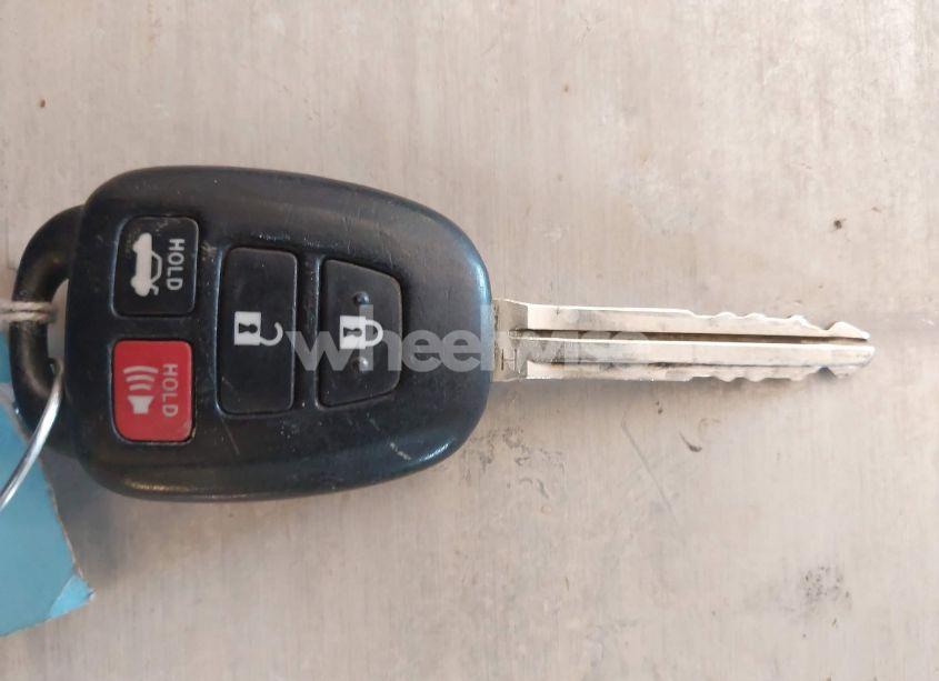 Photo 11 of 2016 Toyota Corolla LE (VIN 5YFBURHE6GP410433)