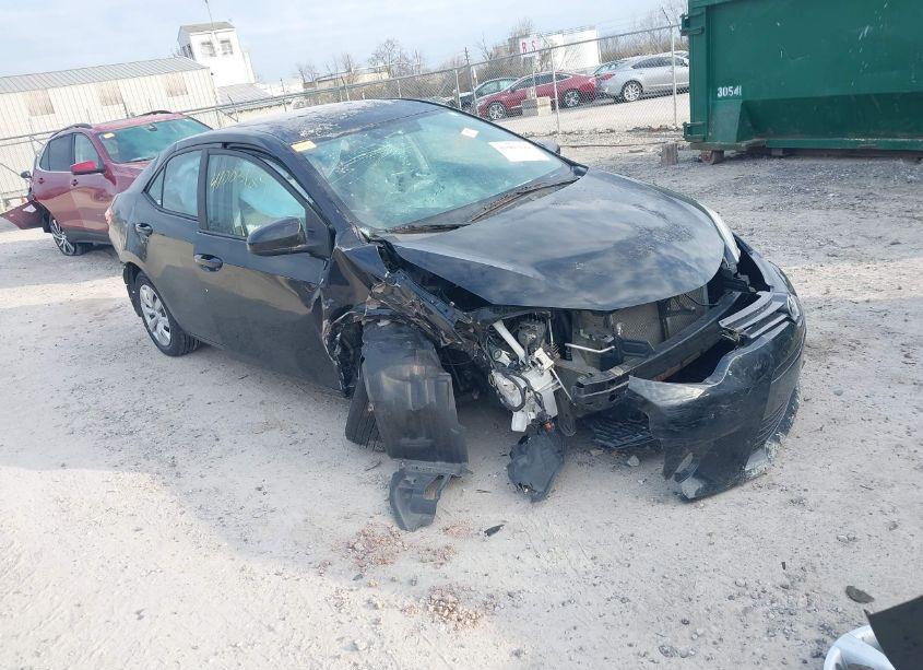 2016 Toyota Corolla LE (VIN 5YFBURHE6GP415311) main photo