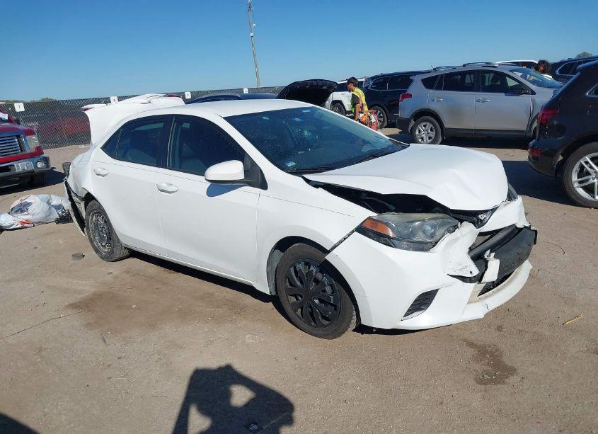 2016 Toyota Corolla LE (VIN 5YFBURHE6GP426843) main photo