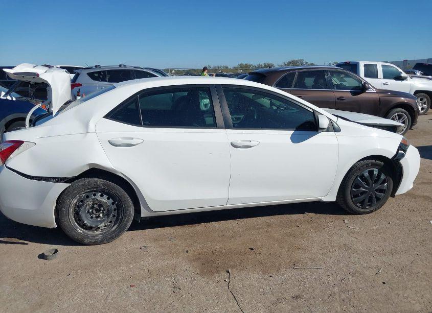 Photo 13 of 2016 Toyota Corolla LE (VIN 5YFBURHE6GP426843)