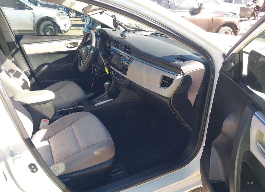 Photo 5 of 2016 Toyota Corolla LE (VIN 5YFBURHE6GP426843)