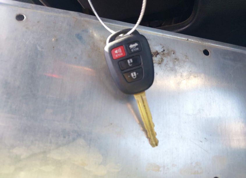 Photo 11 of 2016 Toyota Corolla LE (VIN 5YFBURHE6GP428902)