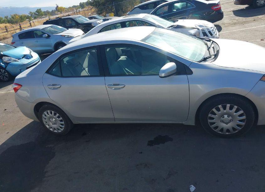 Photo 13 of 2016 Toyota Corolla LE (VIN 5YFBURHE6GP428902)