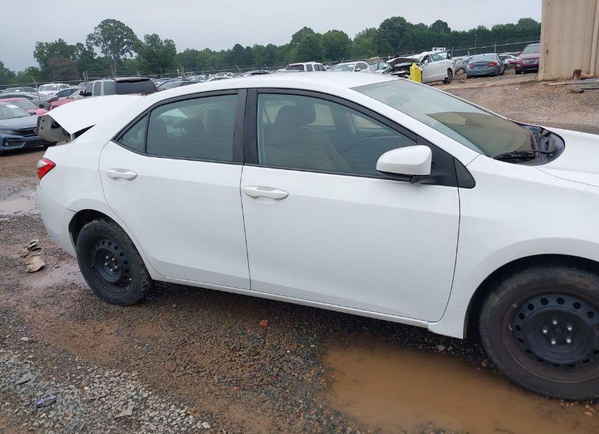 Photo 13 of 2016 Toyota Corolla LE (VIN 5YFBURHE6GP439804)