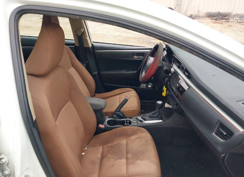 Photo 5 of 2016 Toyota Corolla LE (VIN 5YFBURHE6GP439804)