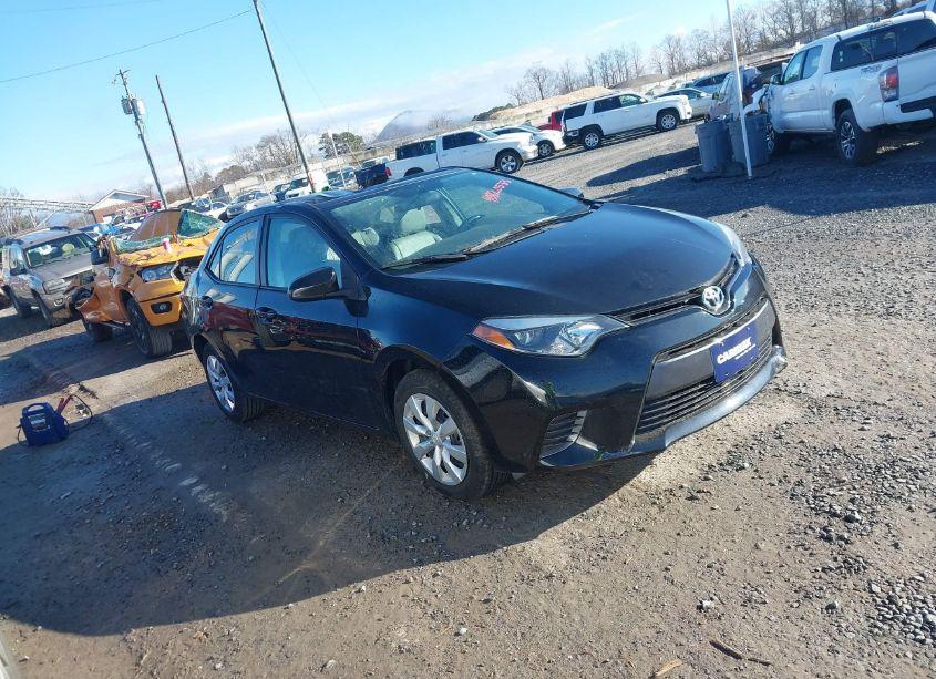 2016 Toyota Corolla LE (VIN 5YFBURHE6GP447479) main photo