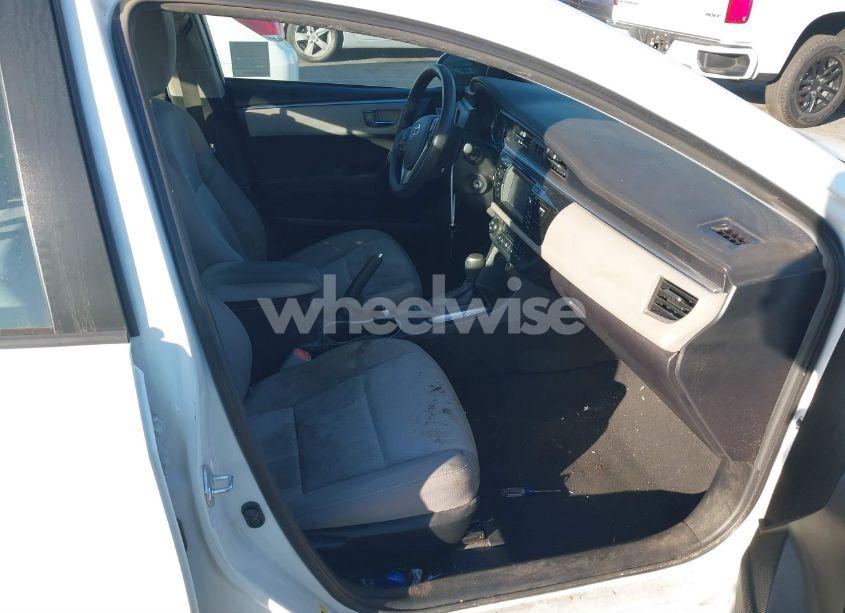 Photo 5 of 2016 Toyota Corolla LE (VIN 5YFBURHE6GP497928)