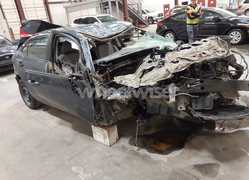 2016 Toyota Corolla LE (VIN 5YFBURHE6GP541202) main photo