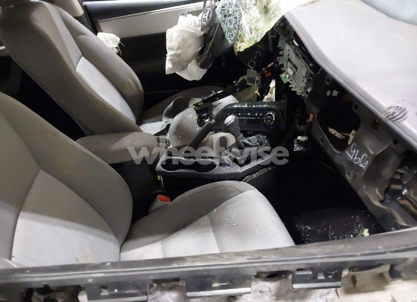 Photo 5 of 2016 Toyota Corolla LE (VIN 5YFBURHE6GP541202)