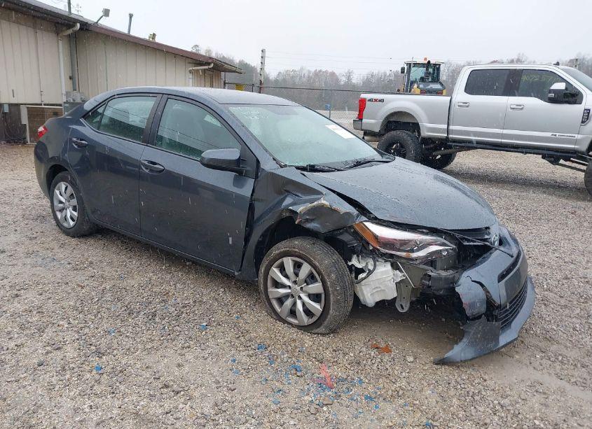 2016 Toyota Corolla LE (VIN 5YFBURHE6GP567539) main photo