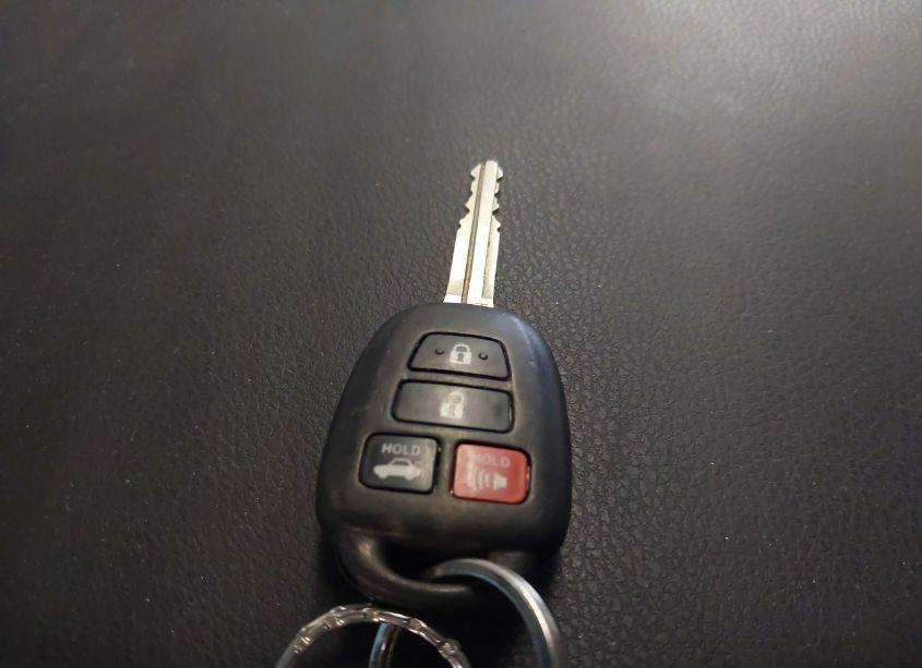 Photo 11 of 2017 Toyota Corolla LE (VIN 5YFBURHE6HP573827)