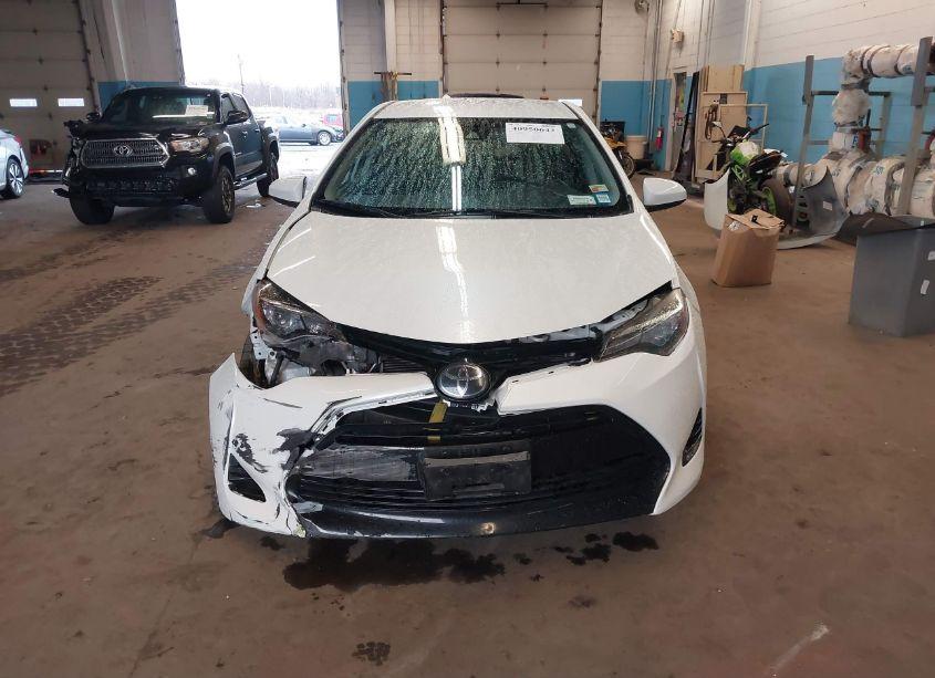 Photo 13 of 2017 Toyota Corolla LE (VIN 5YFBURHE6HP573827)