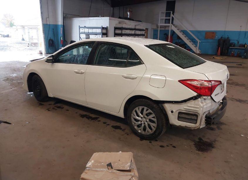 Photo 3 of 2017 Toyota Corolla LE (VIN 5YFBURHE6HP573827)