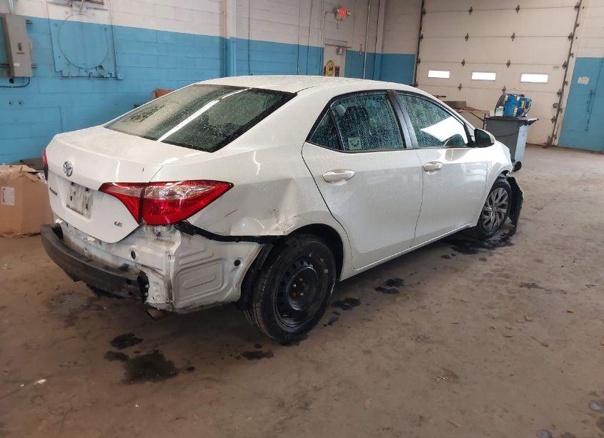 Photo 4 of 2017 Toyota Corolla LE (VIN 5YFBURHE6HP573827)