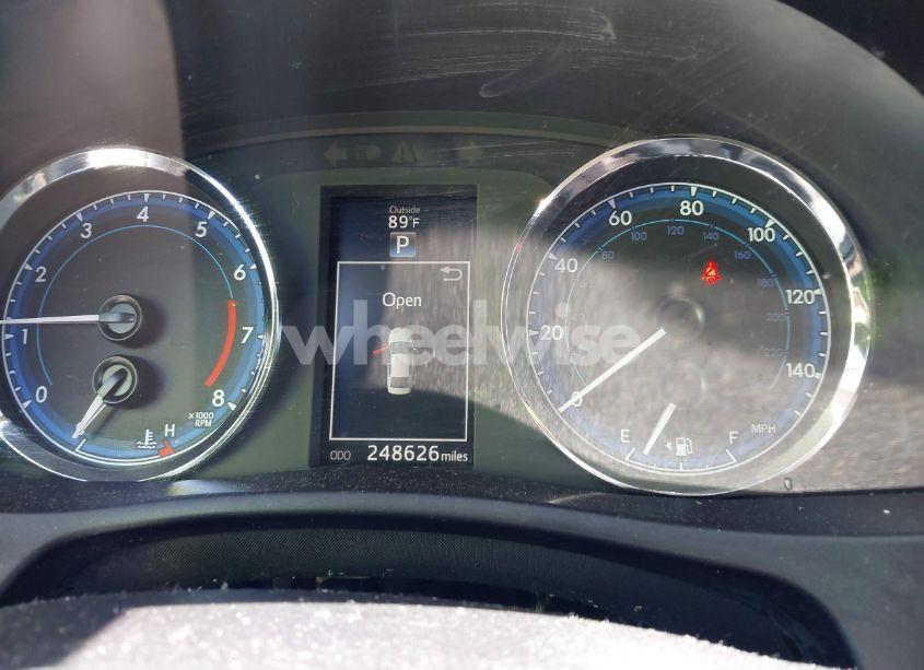 Photo 7 of 2017 Toyota Corolla SE (VIN 5YFBURHE6HP575352)