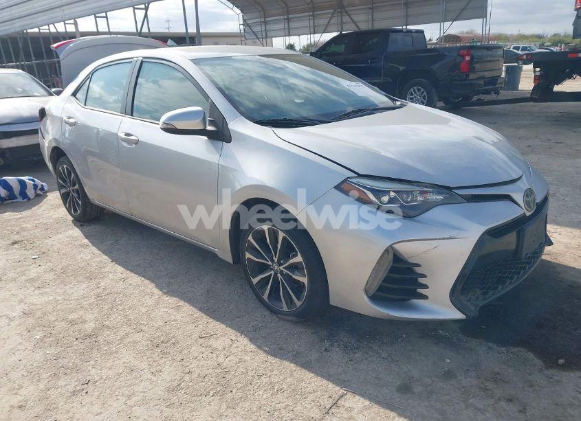 2017 Toyota Corolla SE (VIN 5YFBURHE6HP600685) main photo