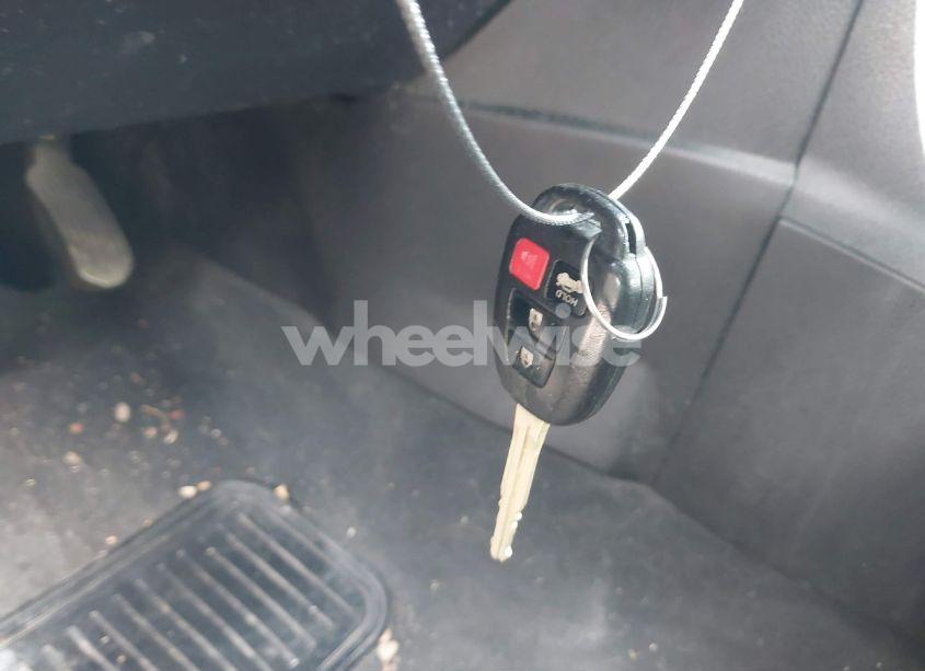 Photo 11 of 2017 Toyota Corolla SE (VIN 5YFBURHE6HP600685)