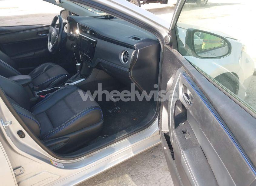 Photo 5 of 2017 Toyota Corolla SE (VIN 5YFBURHE6HP600685)